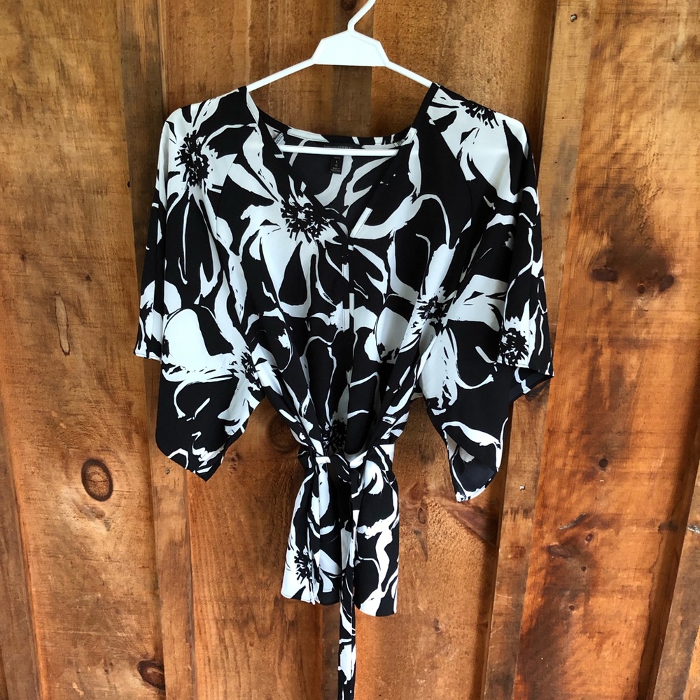 Gorgeous Banana Republic blouse, butterfly sleeves